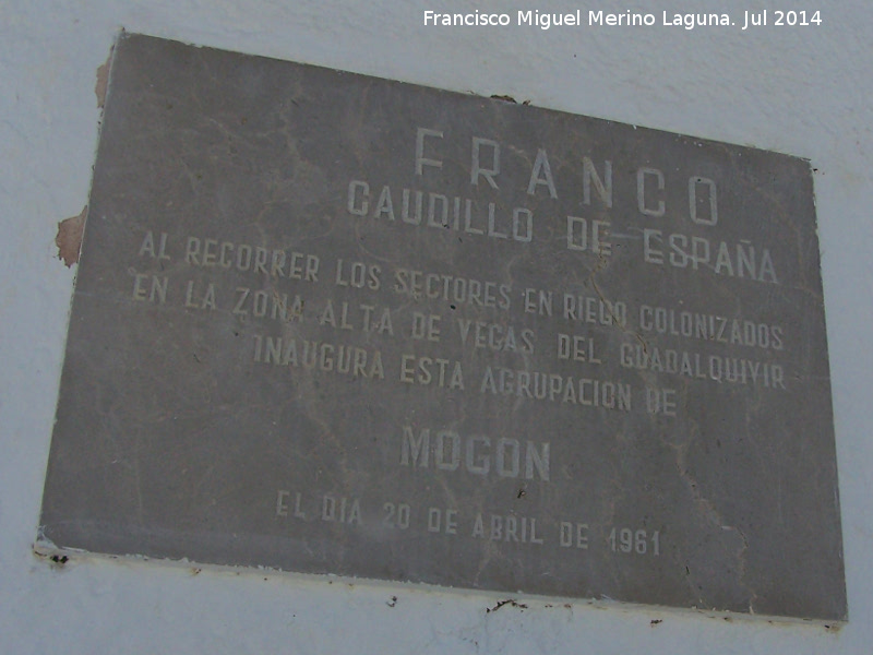 Agrupacin de Mogn - Agrupacin de Mogn. Placa conmemorativa