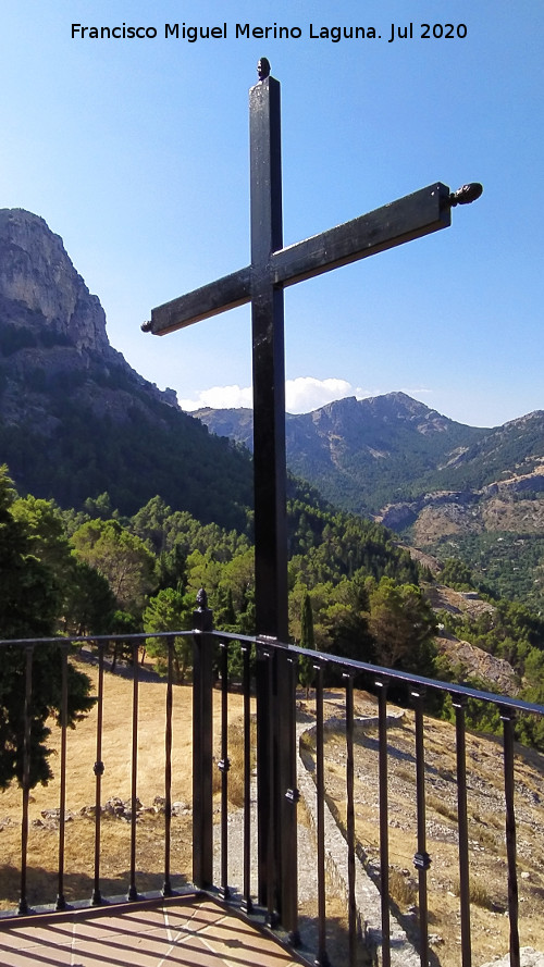 Cruz de la Ermita de la Virgen de la Cabeza - Cruz de la Ermita de la Virgen de la Cabeza. 