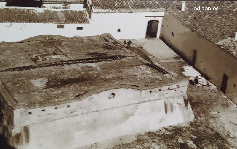 Casa de la Cilla - Casa de la Cilla. En 1914 se construye este dep�sito de agua. Al fondo la Cilla