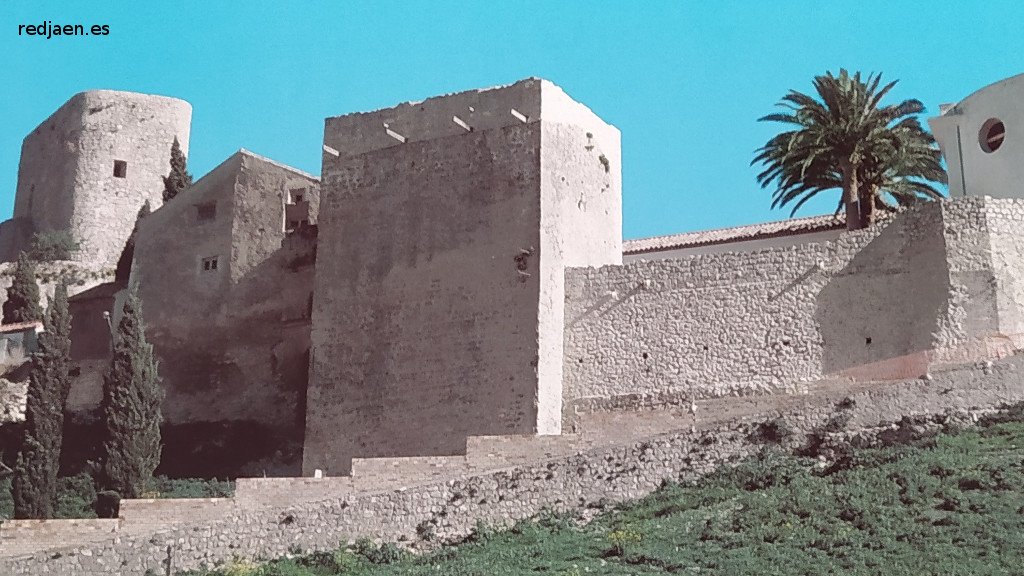 Muralla de Olvera - Muralla de Olvera. Sector de la Torre de la Cilla