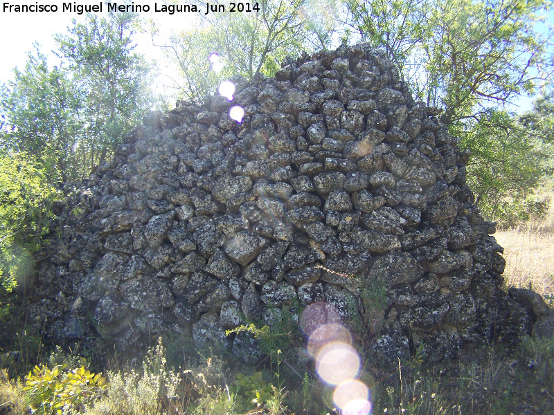 La Colonia - La Colonia. Montculo de piedras