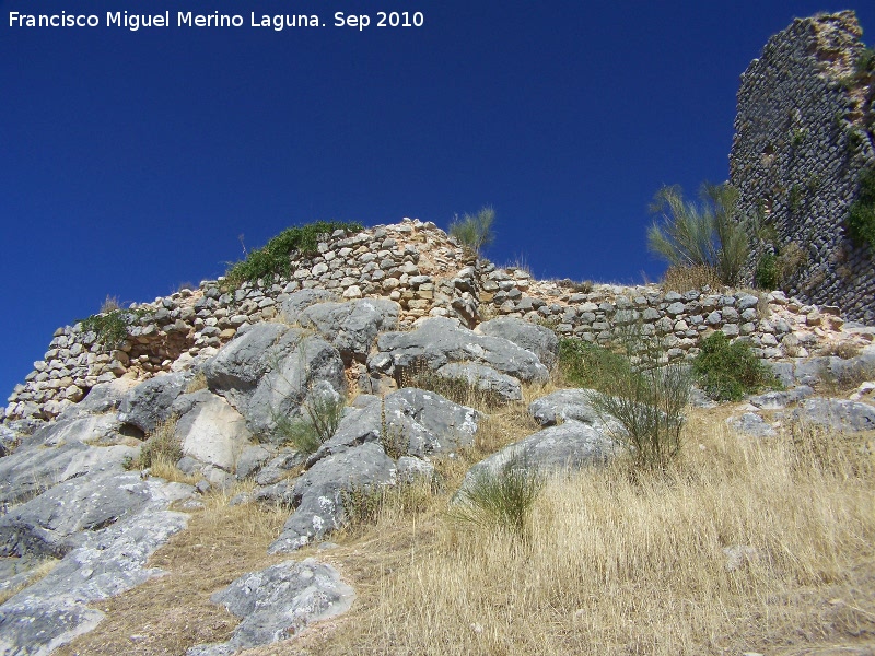 Castillo de la Pea. Muralla Este - Castillo de la Pea. Muralla Este. Primer lienzo extramuros