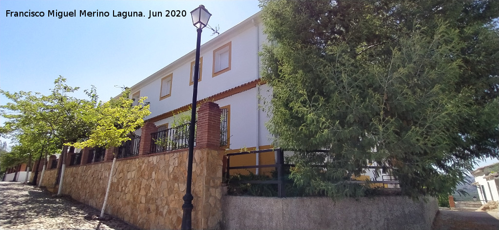 Aldea El Centenillo - Aldea El Centenillo. Casas modernas tambi�n con su jard�n delantero