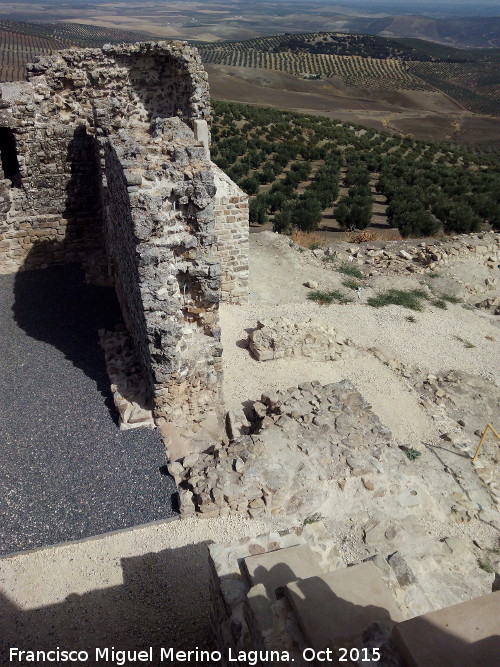 Castillo de Torreparedones - Castillo de Torreparedones. Puerta en acodo