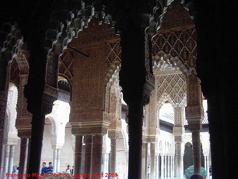 Alhambra. Patio de los Leones - Alhambra. Patio de los Leones. 