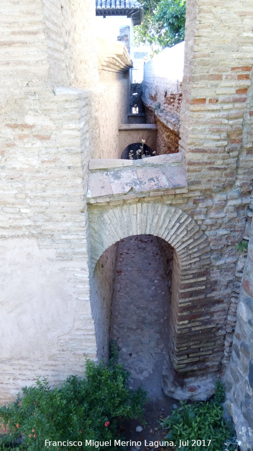 Generalife - Generalife. Callejn de arquillos