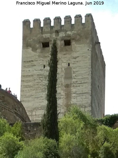 Alhambra. Torre del Homenaje - Alhambra. Torre del Homenaje. Desde el campanario de San Pedro y San Pablo