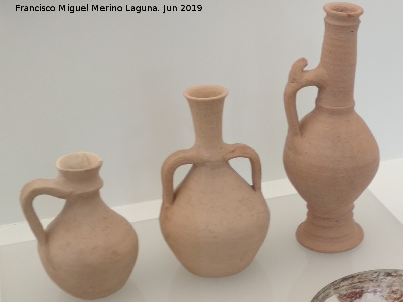 Necrpolis de Marugn - Necrpolis de Marugn. Jarras siglos VI-VII. Museo Arqueolgico de Granada
