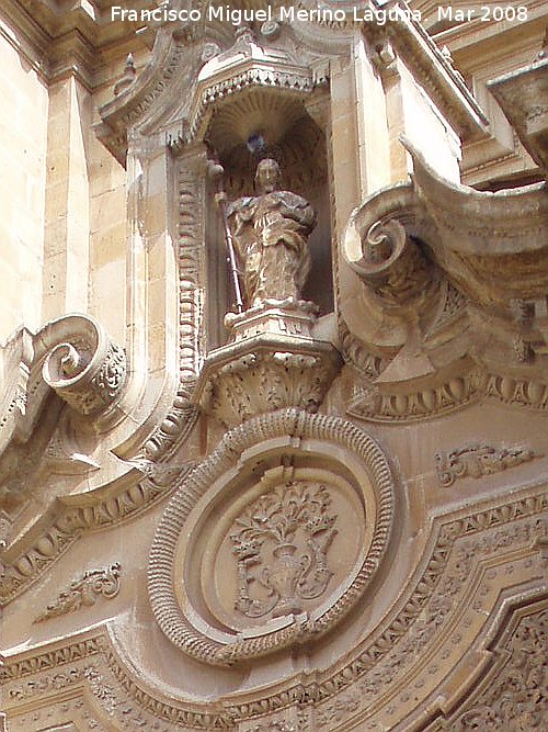 Catedral de Guadix - Catedral de Guadix. Hornacina de la portada lateral