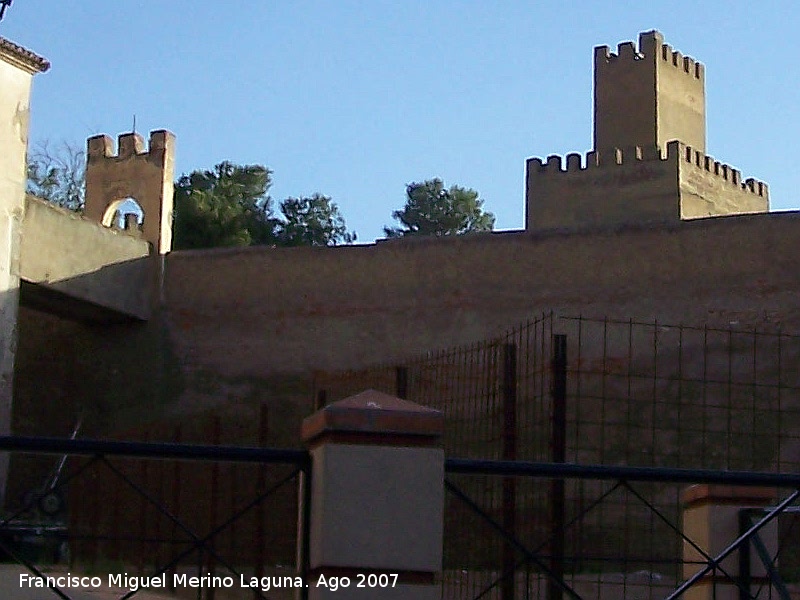 Alcazaba de Guadix - Alcazaba de Guadix. Acceso a la Alcazaba desde el Convento de San Agustn