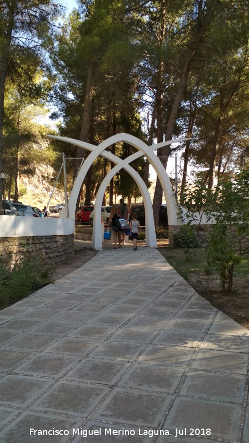 Balneario de Alicn de las Torres - Balneario de Alicn de las Torres. Puerta de acceso