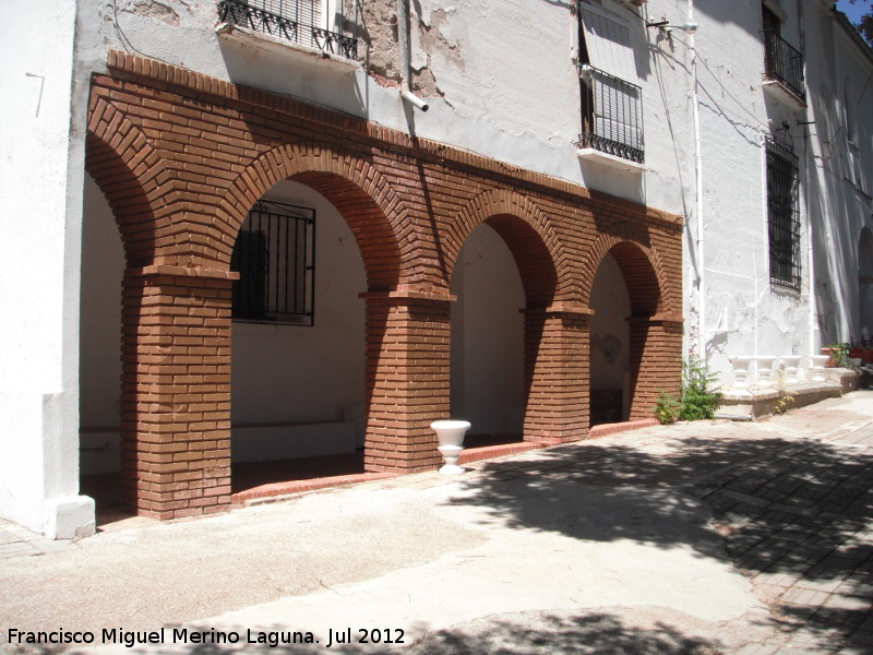 Santuario de Cortes - Santuario de Cortes. Soportales de ladrillo