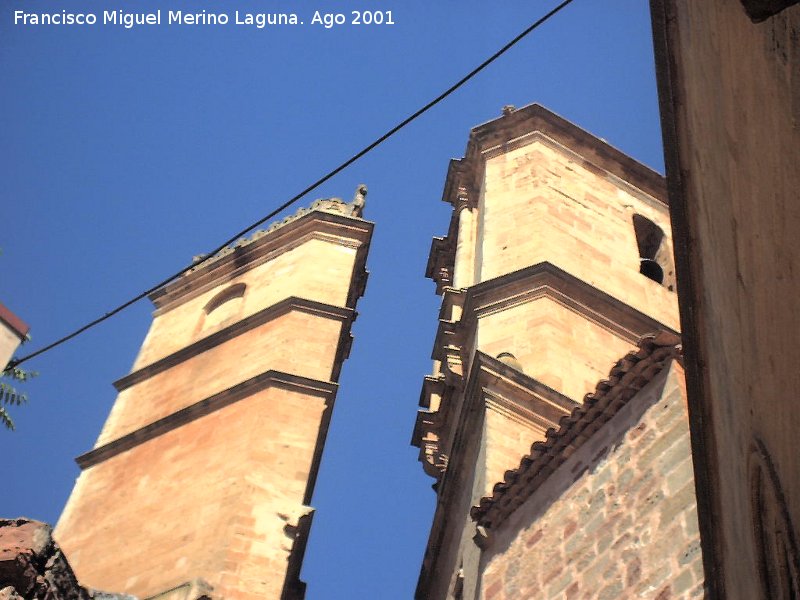 Iglesia de la Trinidad - Iglesia de la Trinidad. Parte trasera de la Torre del Tardn y la Torre de la Trinidad