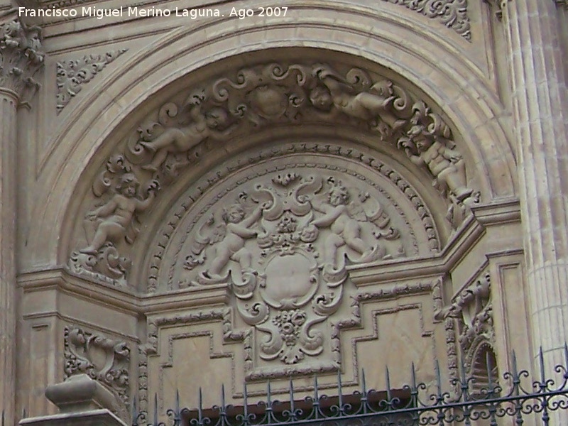 Colegiata de San Patricio - Colegiata de San Patricio. Puerta derecha