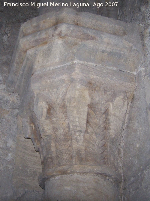 Castillo de Lorca. Torre del Espoln - Castillo de Lorca. Torre del Espoln. Capitel de la sala primera