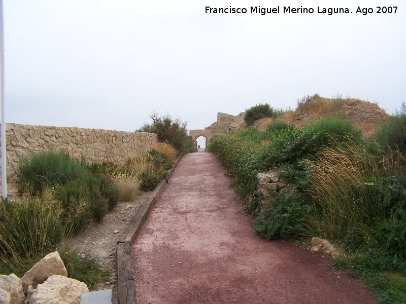 Castillo de Lorca. Batera de Artillera - Castillo de Lorca. Batera de Artillera. Puerta de acceso