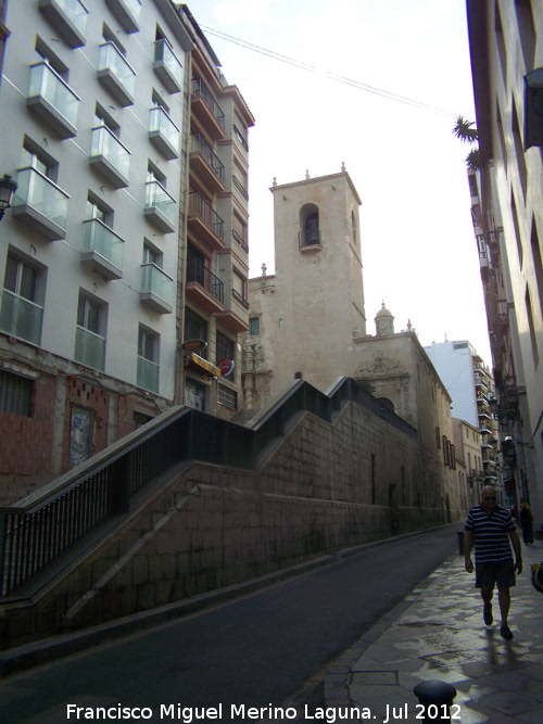 Baslica de Santa Mara - Baslica de Santa Mara. Escaleras