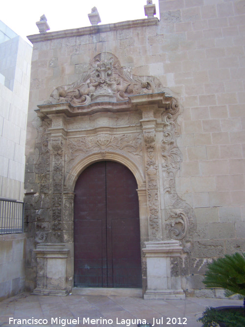 Baslica de Santa Mara - Baslica de Santa Mara. Portada lateral izquierda