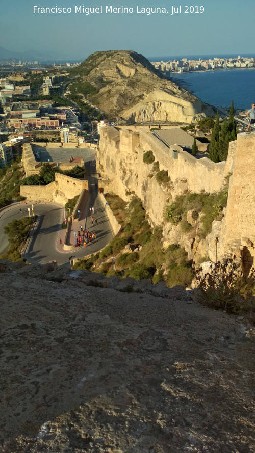 Castillo de Santa Brbara - Castillo de Santa Brbara. Muralla norte del tercer y cuarto recinto