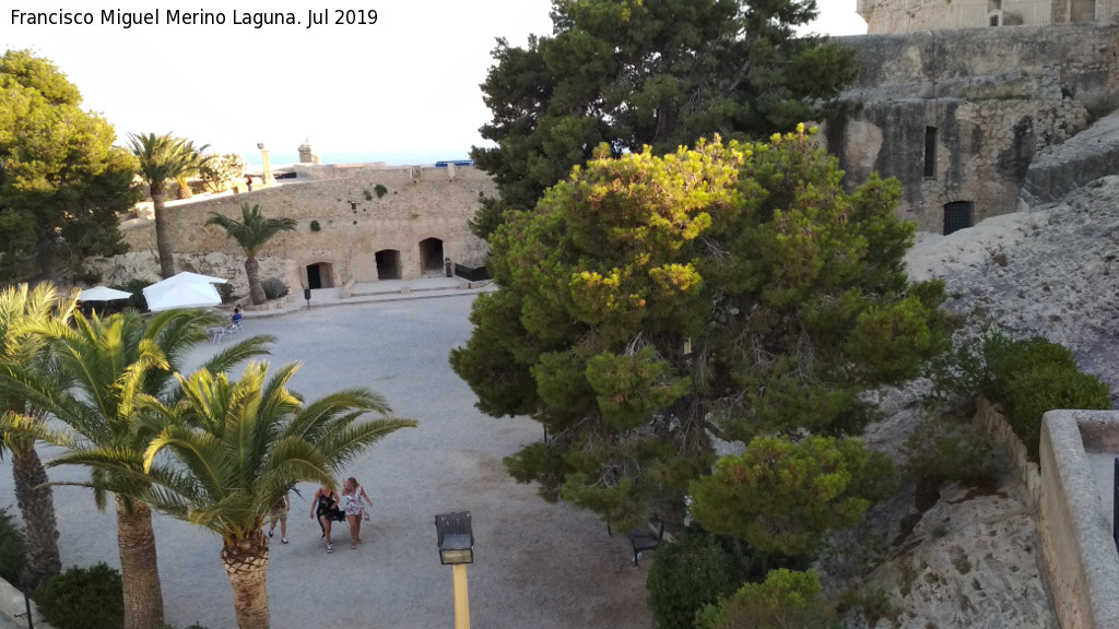 Castillo de Santa Brbara - Castillo de Santa Brbara. Tercer recinto desde la Torre de Santa Catalina