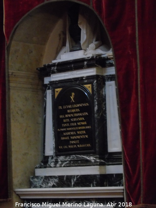 Fray Luis de Len - Fray Luis de Len. Cenotafio de Fray Luis de Len en la Universidad de Salamanca