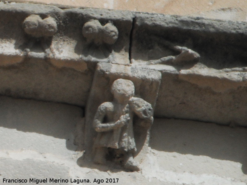 Canecillos - Canecillos. Iglesia de San Pablo - beda