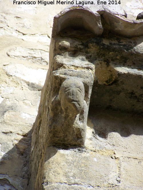 Canecillos - Canecillos. Iglesia de la Santa Cruz - Baeza