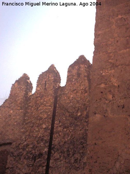 Murallas de Brihuega - Murallas de Brihuega. Almena con saetera