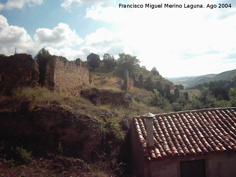 Castillo de Santiuste - Castillo de Santiuste. Murallas