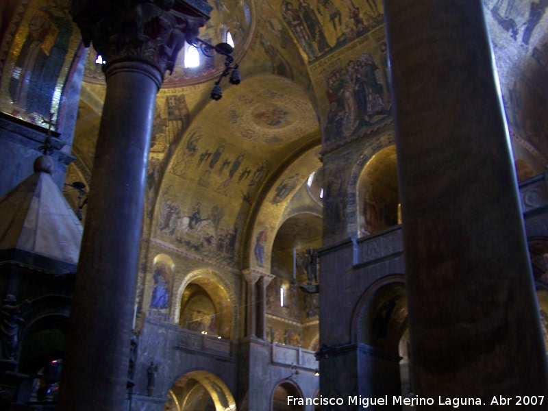 Baslica de San Marcos - Baslica de San Marcos. Interior