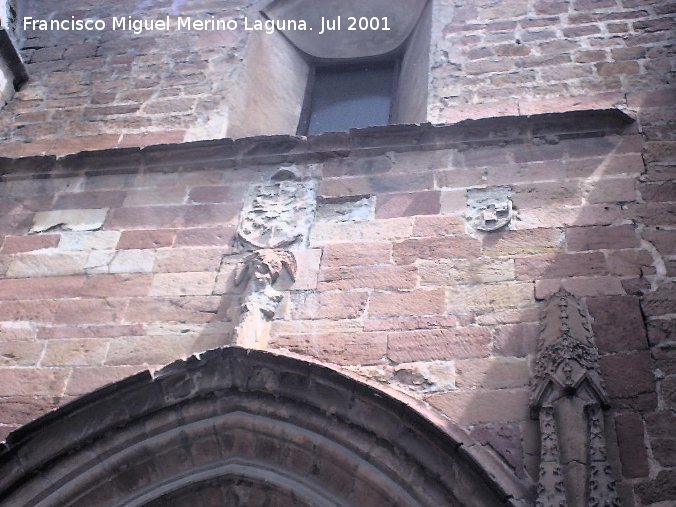 Iglesia de San Miguel - Iglesia de San Miguel. Detalle de portada lateral