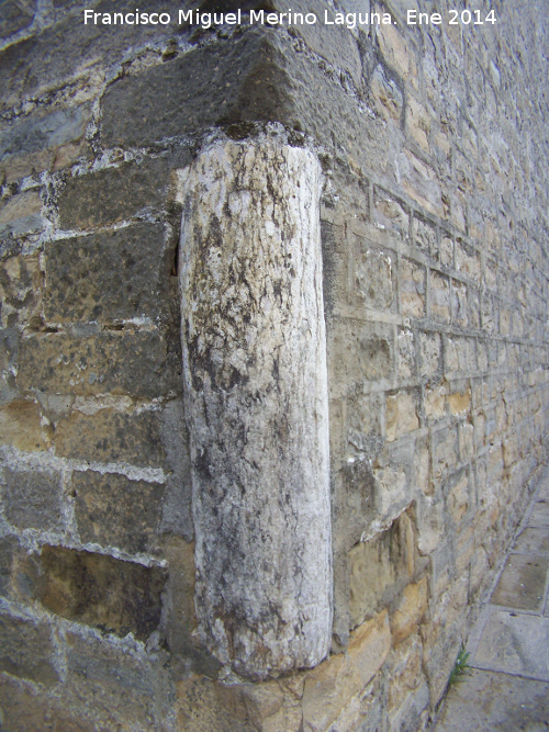 Catedral de Baeza. Torre - Catedral de Baeza. Torre. Columna de mrmol reutilizada