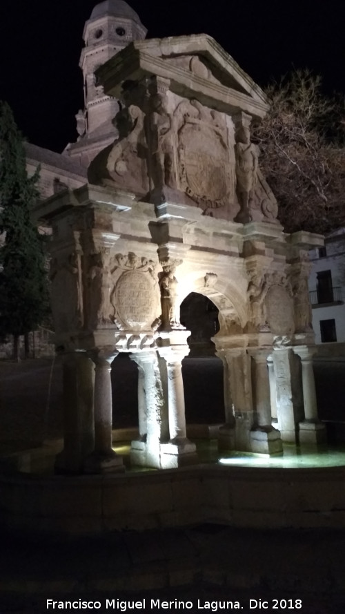 Fuente de Santa Mara - Fuente de Santa Mara. De noche