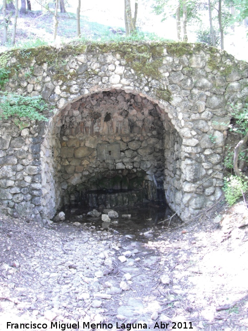 Fuente de la Cueva de las Hazadillas - Fuente de la Cueva de las Hazadillas. 