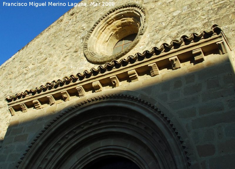 Iglesia de la Santa Cruz - Iglesia de la Santa Cruz. Canecillos de la Portada de San Juan