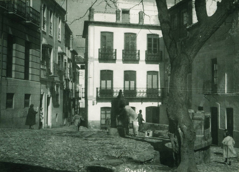 Plaza de San Bartolom - Plaza de San Bartolom. Foto antigua. Fotografa de Jaime Rosell Caada. Archivo IEG