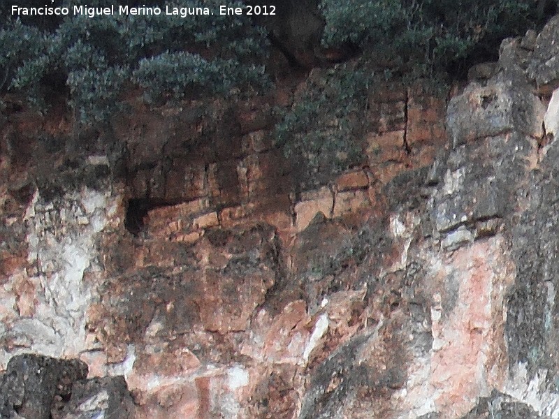 Pen de la Zorra - Pen de la Zorra. Formacin rocosa que se asemeja a un muro artificial