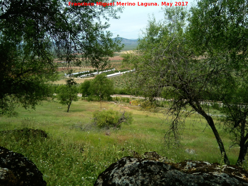 Santuario ibrico de la Cueva de la Lobera - Santuario ibrico de la Cueva de la Lobera. Lugar delante de la cueva