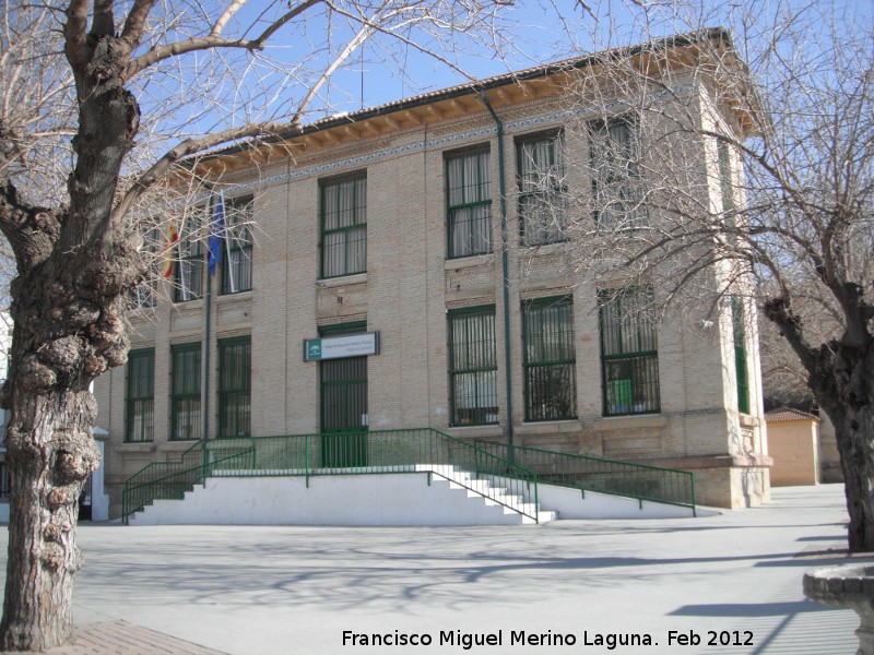Colegio Miguel de Cervantes - Colegio Miguel de Cervantes. Fachada