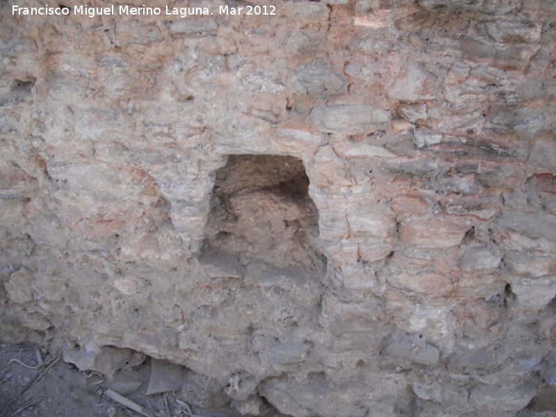 Aljibe romano del Cerro Maquiz - Aljibe romano del Cerro Maquiz. Hueco en la pared