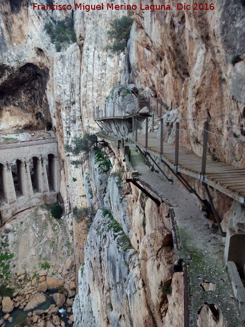 Caminito del Rey - Caminito del Rey. Camino viejo y camino nuevo en el Desfiladero de los Gaitanes