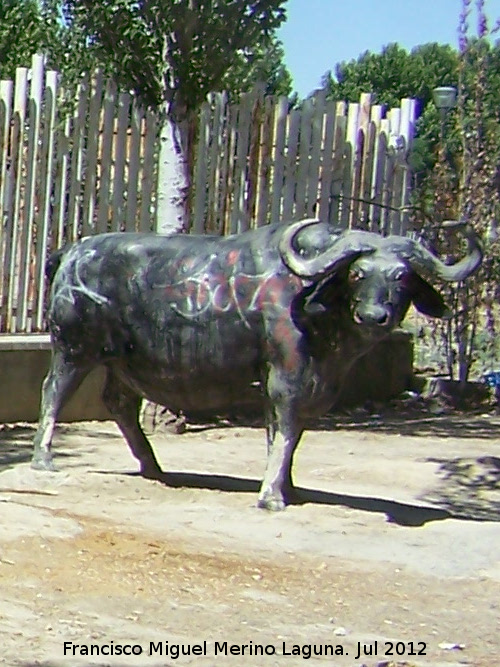 Animales de la Avenida de Amrica - Animales de la Avenida de Amrica. Bfalo