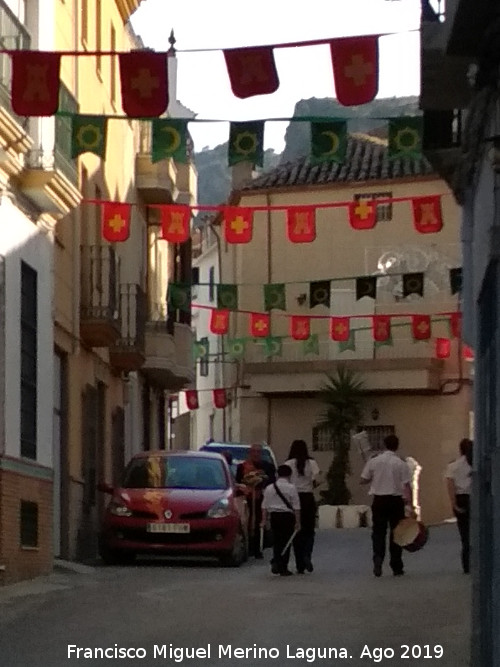 Fiestas de Moros y Cristianos - Fiestas de Moros y Cristianos. Calle engalanada