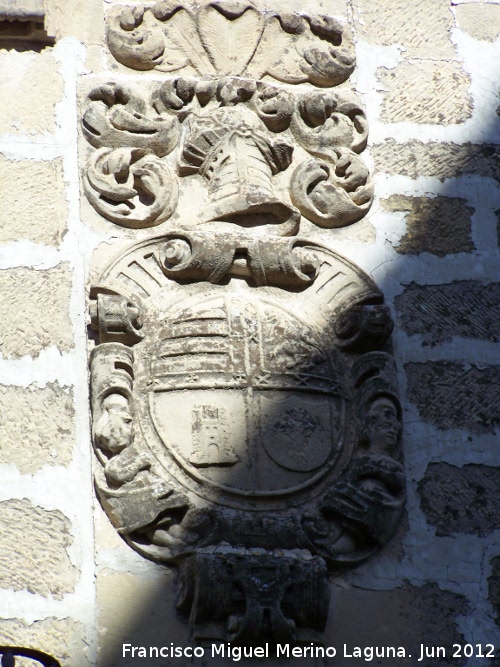 Casa de los Morales - Casa de los Morales. Escudo derecho