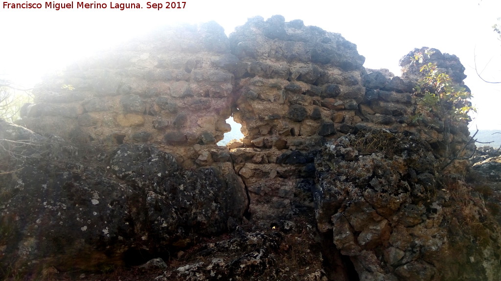 Castillo de Bujaraizar - Castillo de Bujaraizar. Muralla