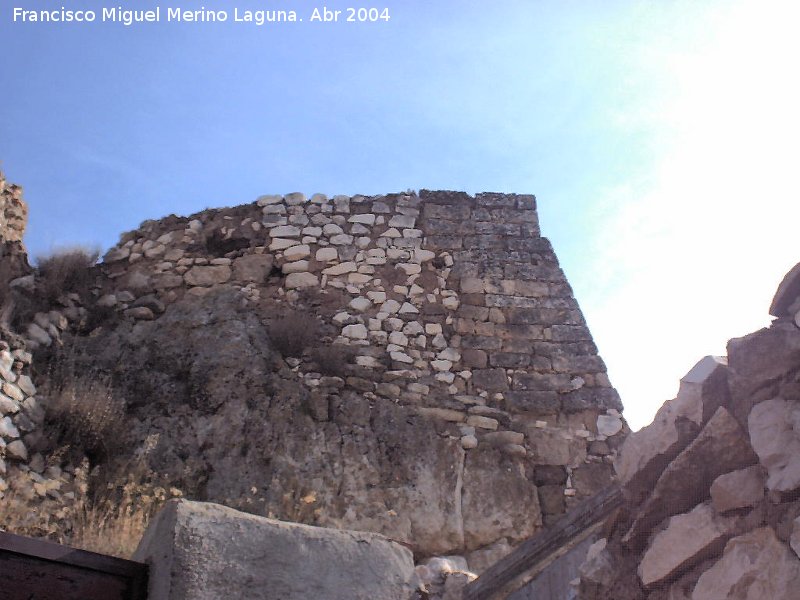 Castillo de Solera - Castillo de Solera. Esquina que da hacia la plaza de la iglesia