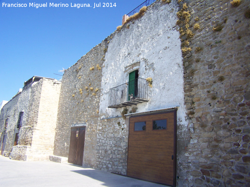 Murallas de Iznatoraf - Murallas de Iznatoraf. Paseo del Solano