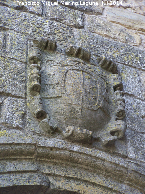 Puerta del Arrabal - Puerta del Arrabal. Escudo del Obispo Sandoval y Rojas