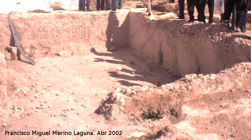 Marroques Bajos - Marroques Bajos. Alberca romana cerca de la vas del tren