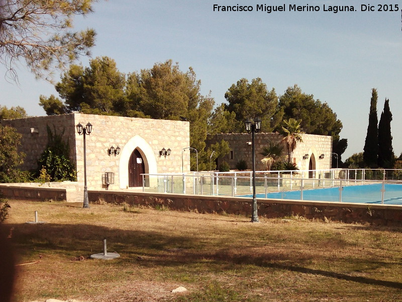 Castillo de Abrehuy - Castillo de Abrehuy. Torreones de la zona de la piscina